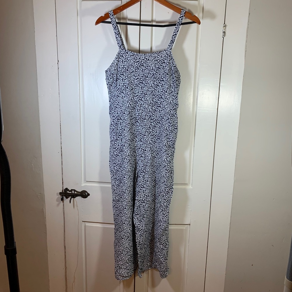 GAP Navy Floral Cami Jumpsuit Women Size 6 Wide Leg Linen‎ Blend Feminine Summer